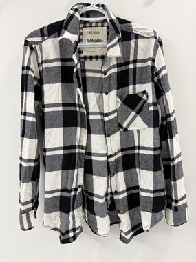 GARAGE Black & White Plaid Button-Up Shirt - Small